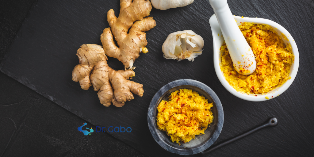 "El blog presenta el jengibre y el ajo, dos plantas medicinales clave para revitalizar el cuerpo. Estos ingredientes naturales, conocidos por sus potentes propiedades de fortalecimiento del sistema inmunológico y mejora del bienestar general, se unen en una poderosa combinación para apoyar la salud de manera integral."